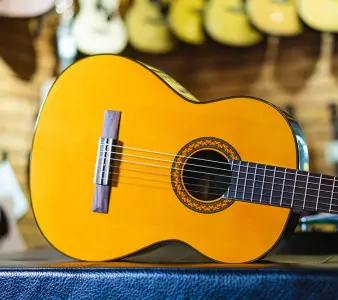ویژگی گیتار یاماها C70 - مشخصات گیتار یاماها C70